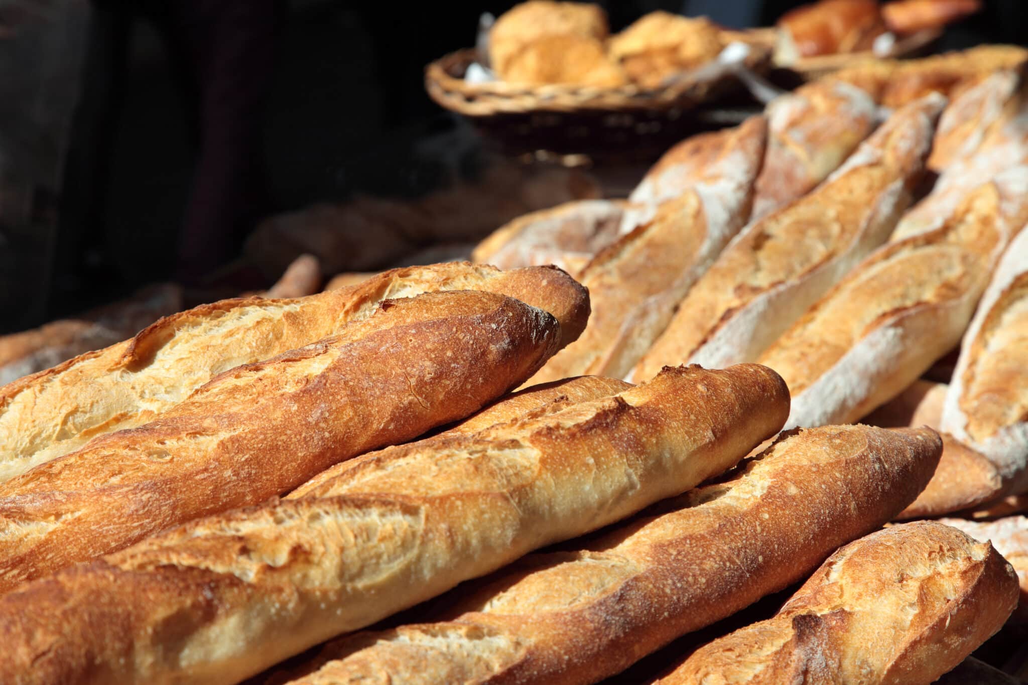 Pain frais et viennoiseries du point chaud